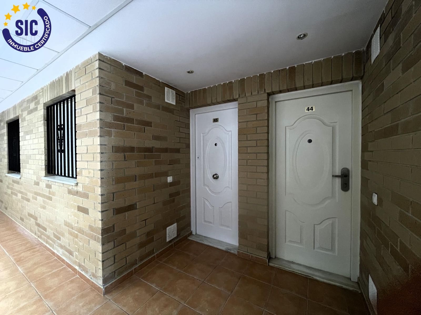 2 bedroom Apartment for sale in Oropesa  with pool - € 130,000 (Ref: 9465613)