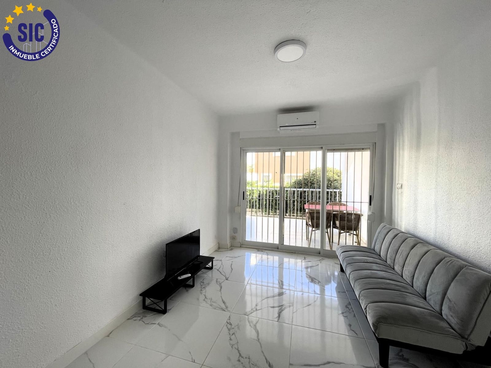 2 bedroom Apartment for sale in Oropesa  - € 120,000 (Ref: 9470367)