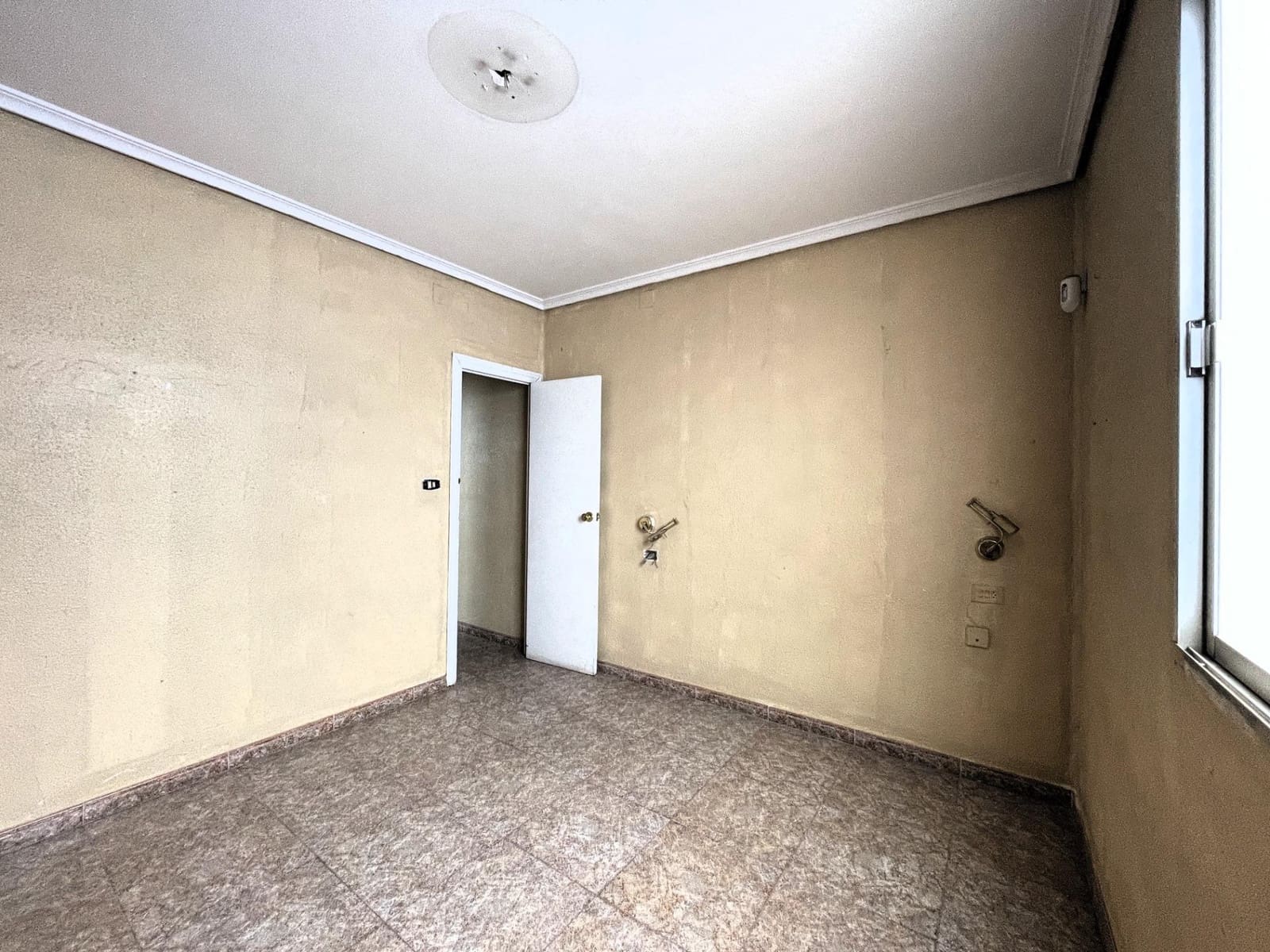 2 slaapkamer Flat te koop in Castello de la Plana - € 86.000 (Ref: 9494570)
