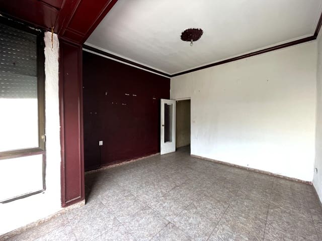 2 bedroom Flat for sale in Norte, Castelló de la Plana - € 81,000 (Ref: 9494570)