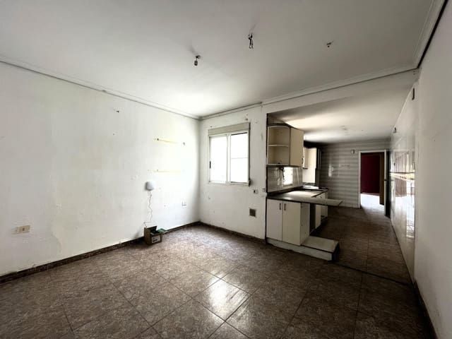 2 bedroom Flat for sale in Norte, Castelló de la Plana - € 81,000 (Ref: 9494570)