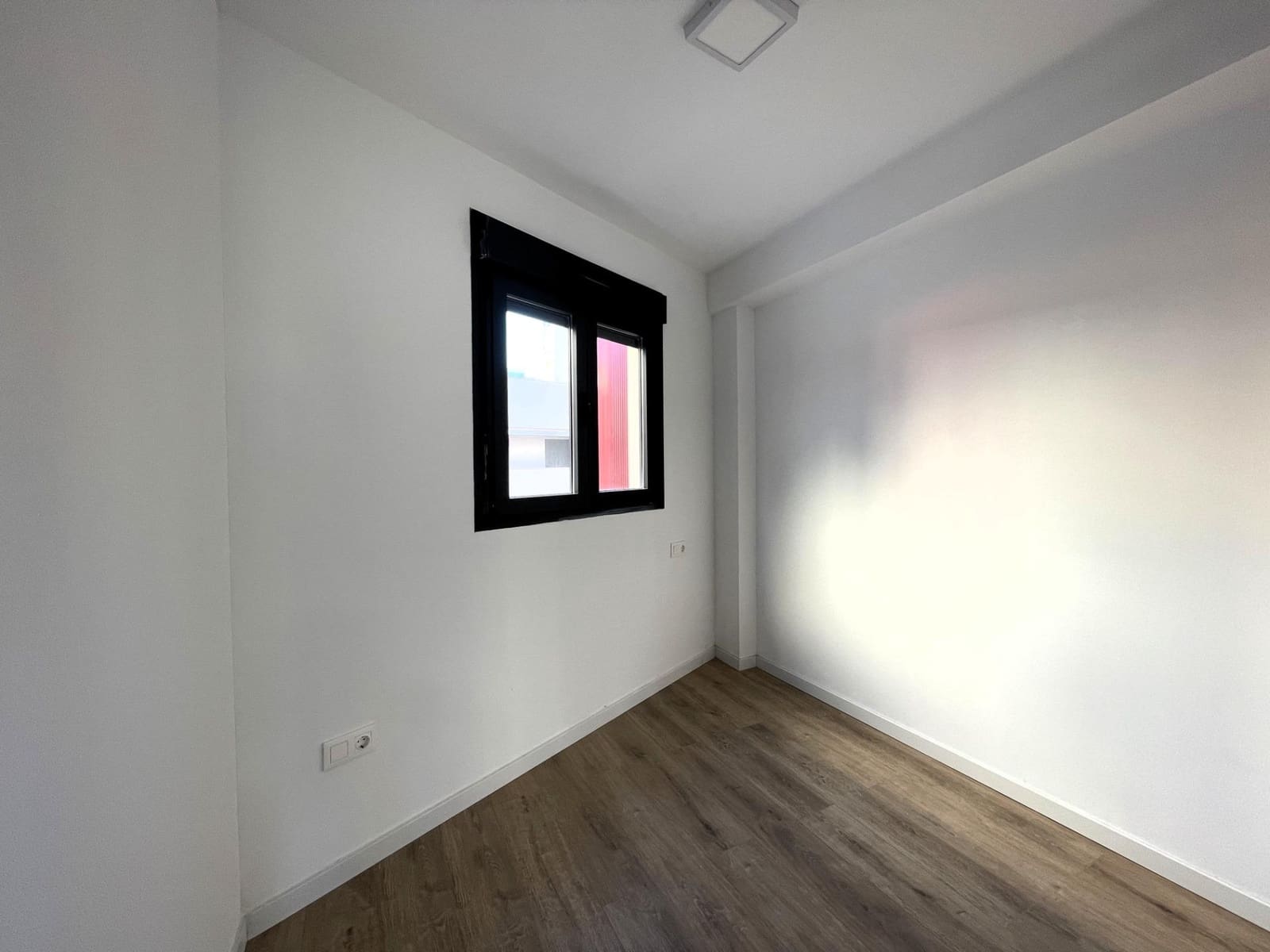 2 bedroom Penthouse for rent in Oropesa  - € 850 (Ref: 9502237)