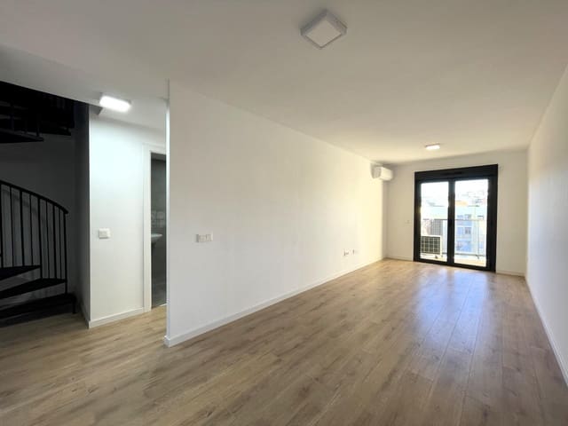 2 slaapkamer Penthouse te huur in Oropesa  - € 850 (Ref: 9502237)