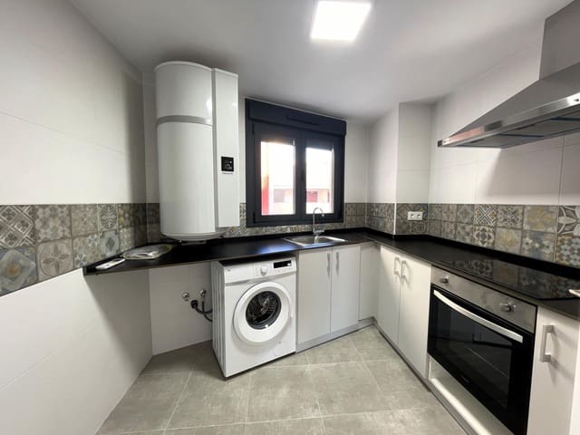 2 slaapkamer Penthouse te huur in Oropesa  - € 850 (Ref: 9502237)