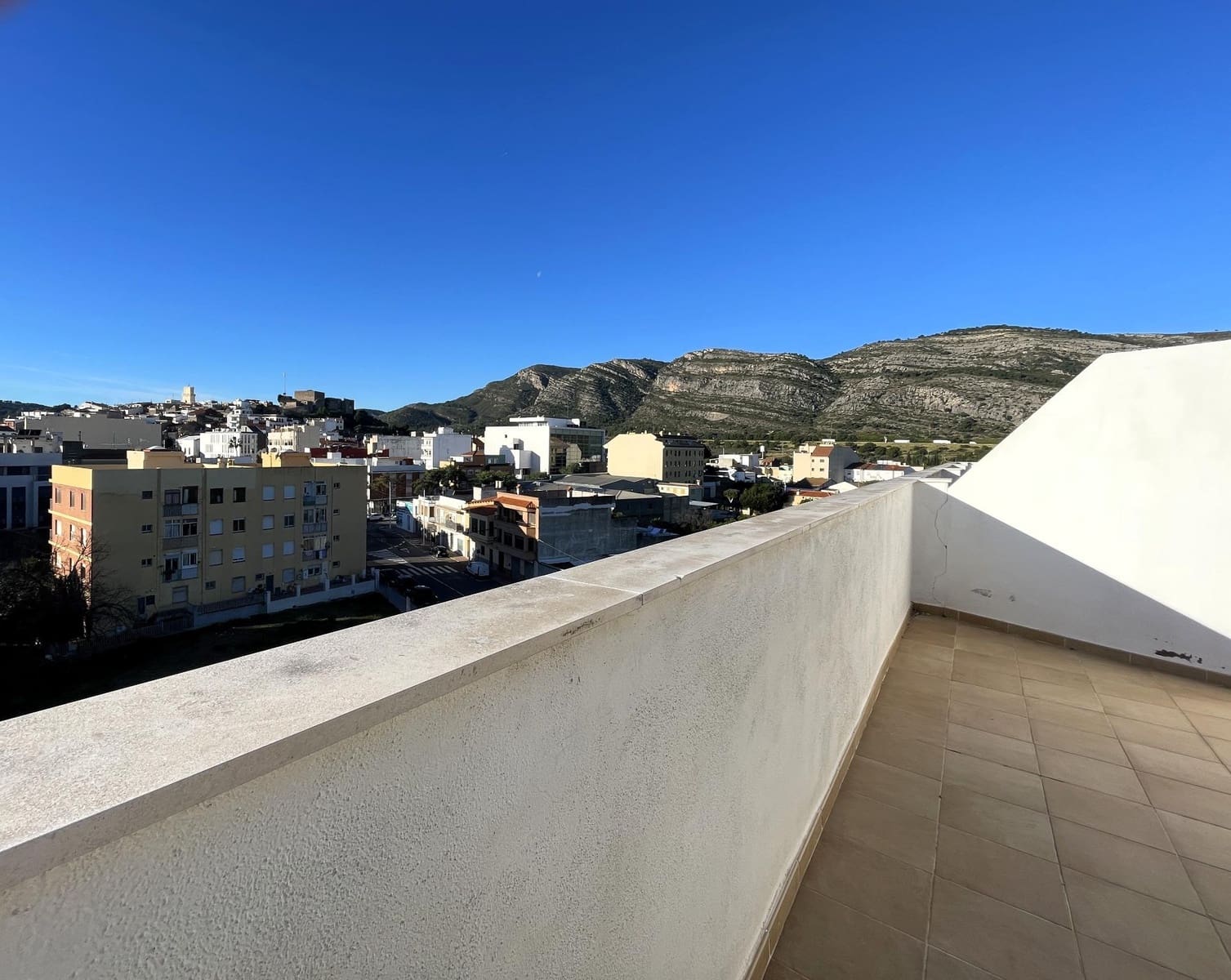 2 bedroom Penthouse for rent in Oropesa  - € 850 (Ref: 9502237)