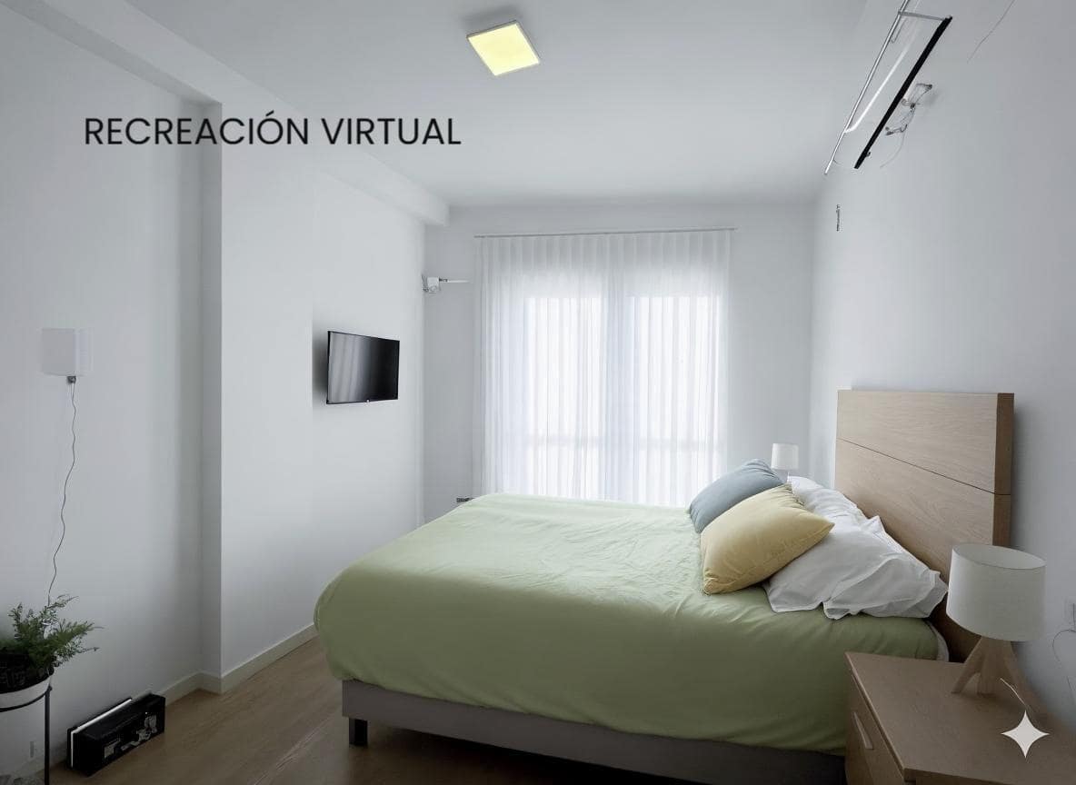 2 bedroom Penthouse for rent in Oropesa  - € 800 (Ref: 9502237)