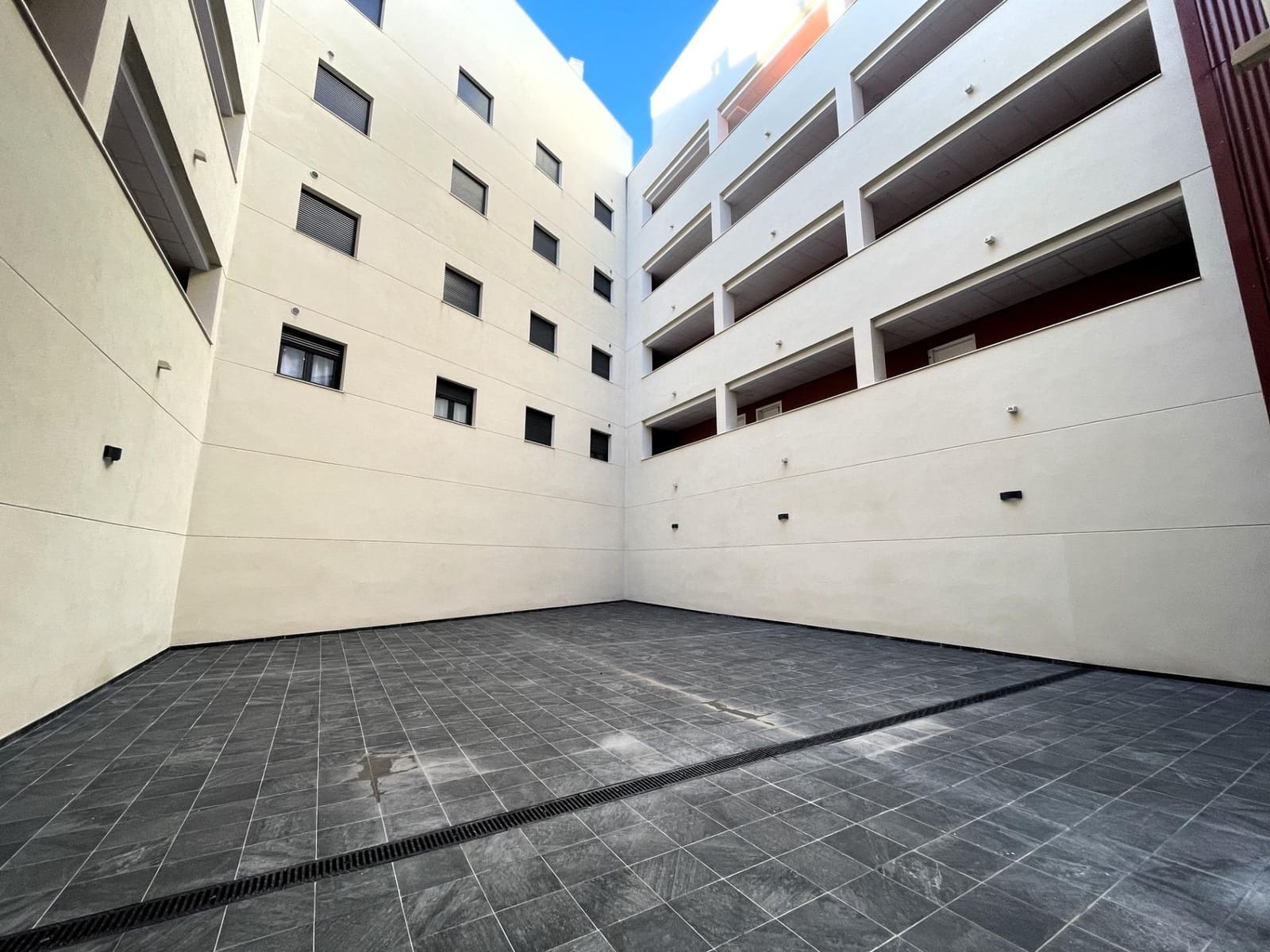 2 bedroom Penthouse for rent in Oropesa  - € 800 (Ref: 9502237)