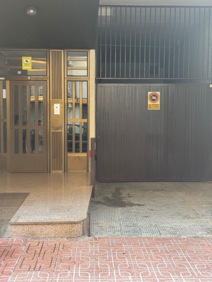 Garage for sale in Oropesa  - € 8,000 (Ref: 9516065)