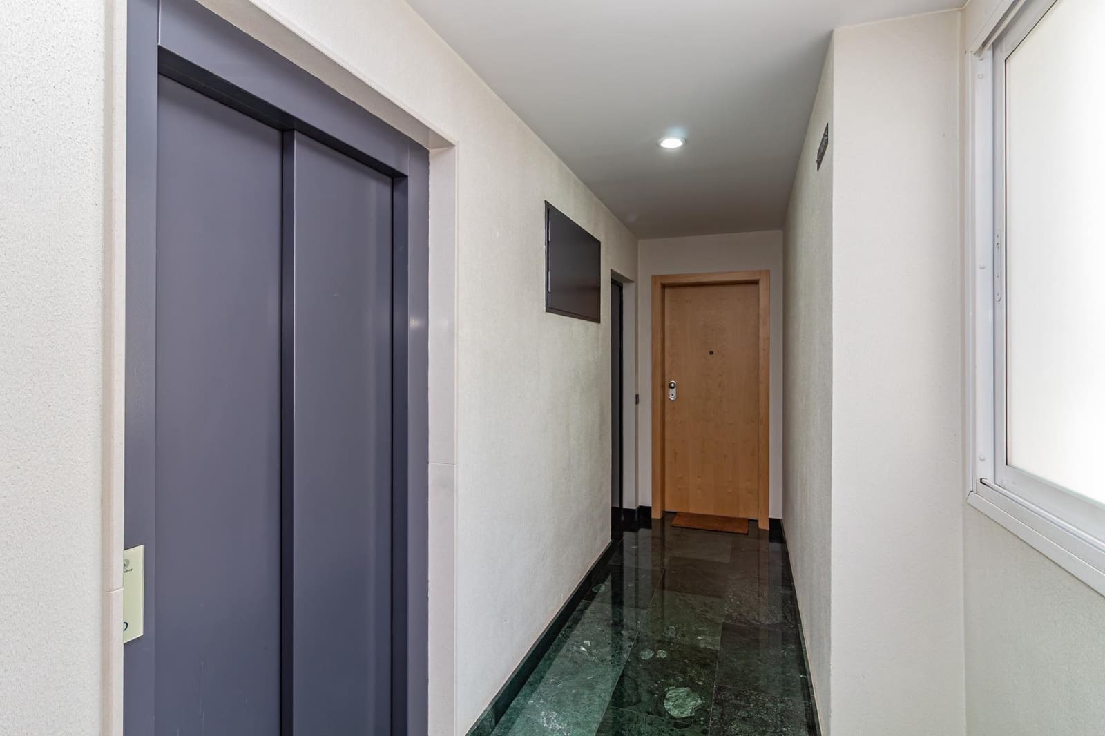 Appartement de 1 chambre à louer à Castello de la Plana avec garage - 825 € (Ref: 9758927)