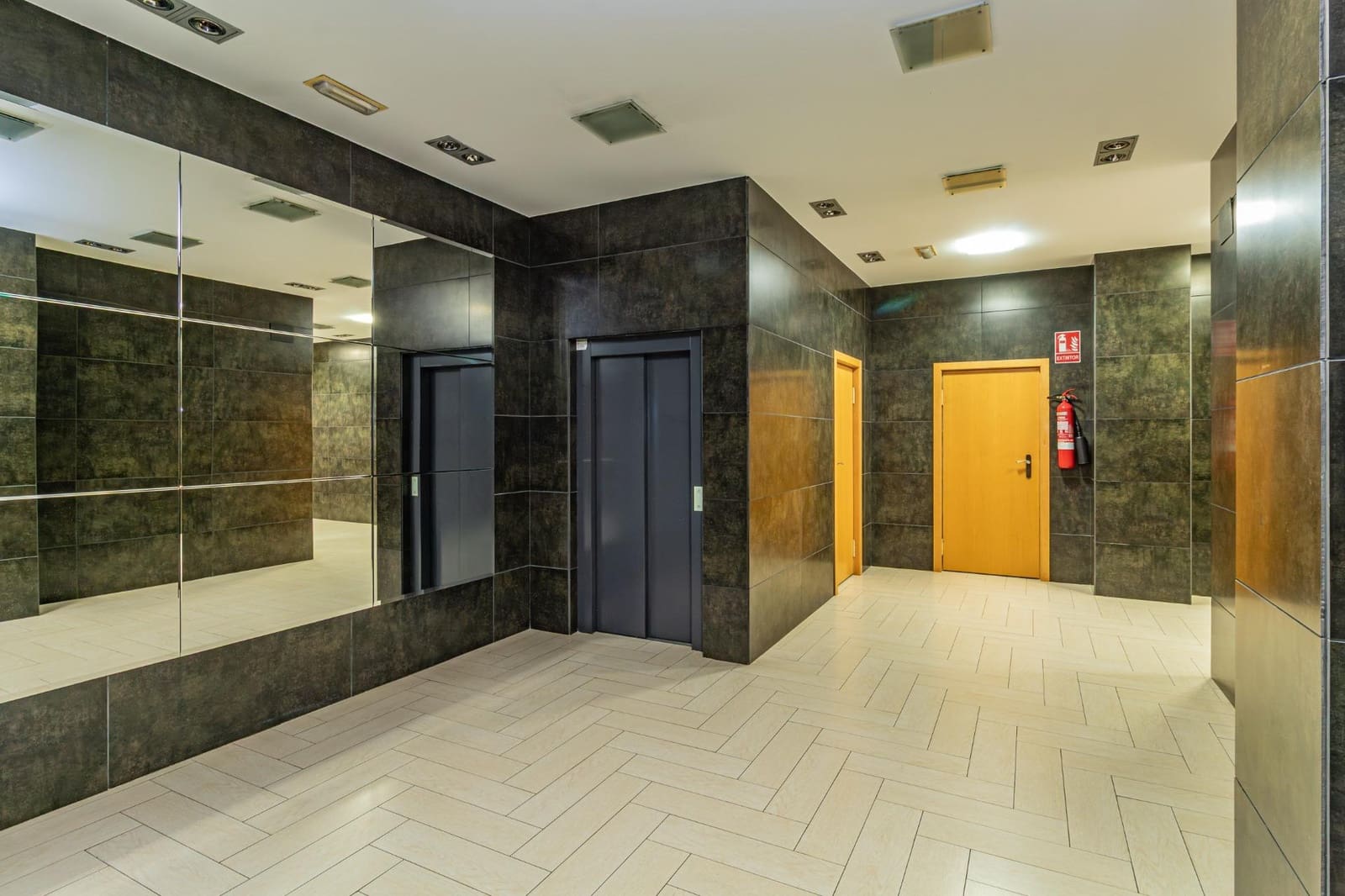 Appartement de 1 chambre à louer à Castello de la Plana avec garage - 825 € (Ref: 9758927)