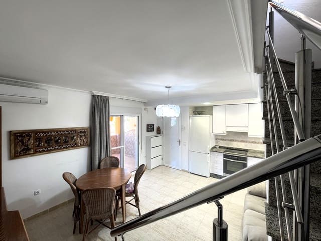 3 makuuhuone Rivitalo myytävänä paikassa Oropesa  - 185 000 € (Ref: 9799210)