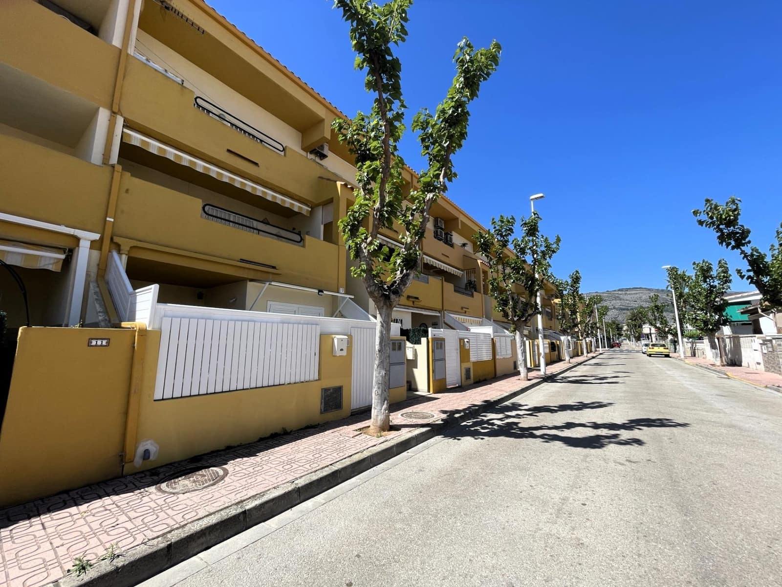 3 sovrum Radhus till salu i Oropesa  - 185 000 € (Ref: 9799210)