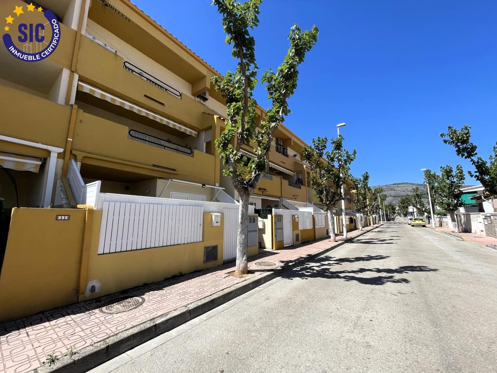 3 bedroom Terraced Villa for sale in Oropesa  - € 185,000 (Ref: 9799210)