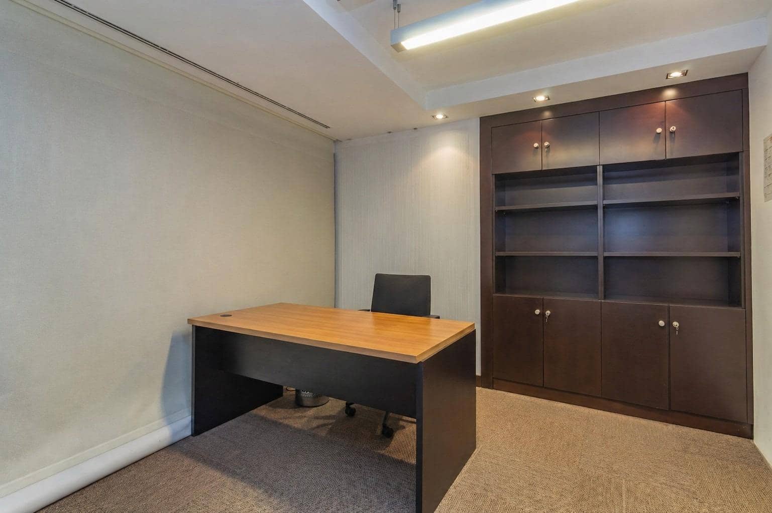 Kommersiell til leie i Castello de la Plana - € 3 900 (Ref: 9806444)