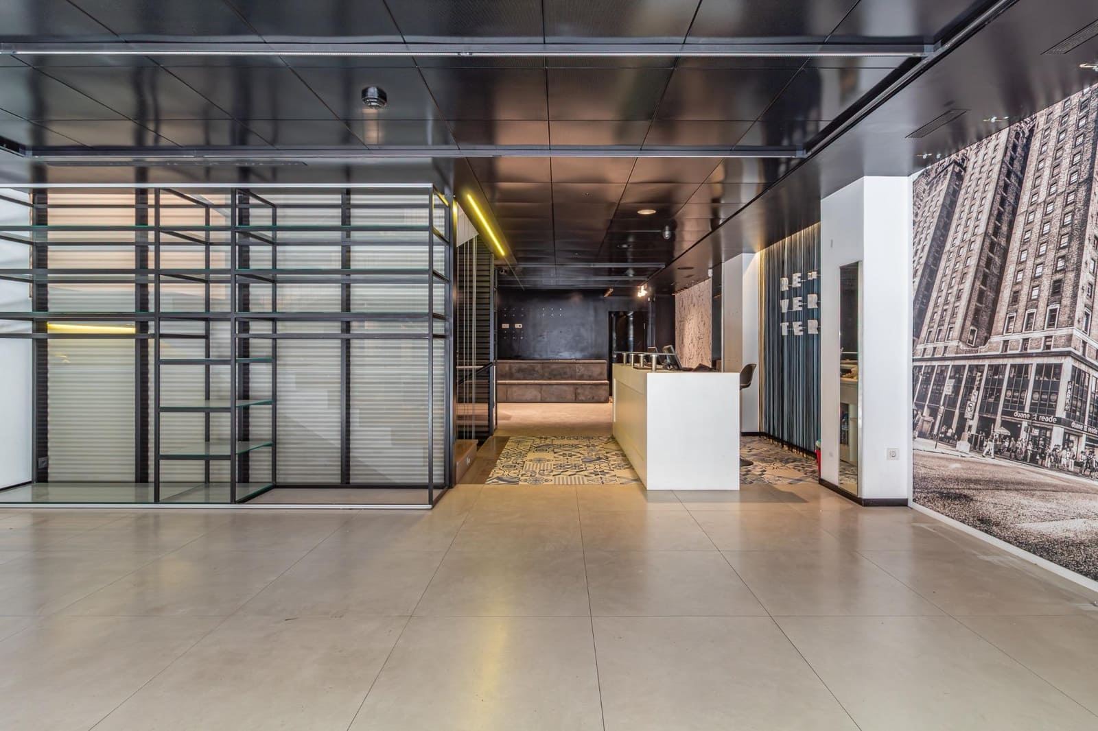 Kommersiell til leie i Castello de la Plana - € 3 900 (Ref: 9806444)