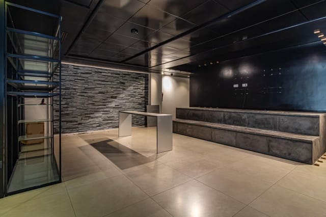 Kommersiell til leie i Centro, Castelló de la Plana - € 3 900 (Ref: 9806444)