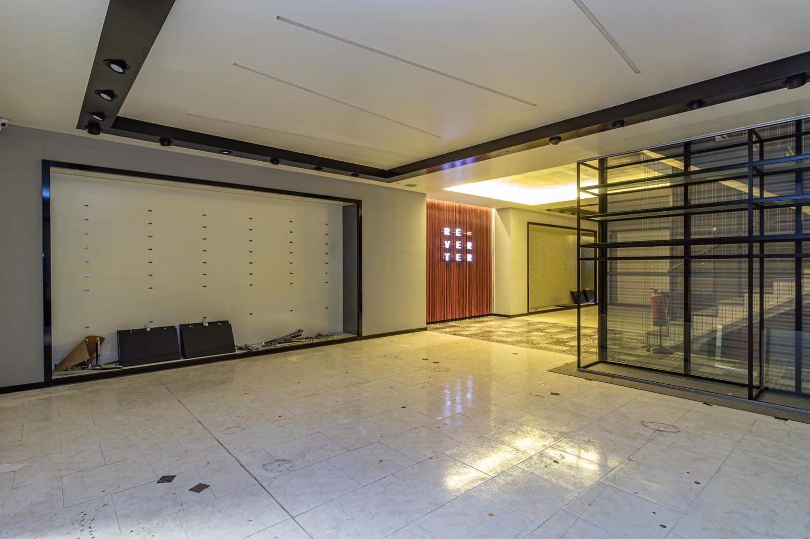 Kommersiell til leie i Castello de la Plana - € 3 900 (Ref: 9806444)