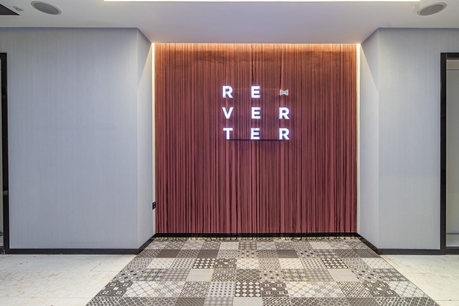 Kommersiell til leie i Castello de la Plana - € 3 900 (Ref: 9806444)