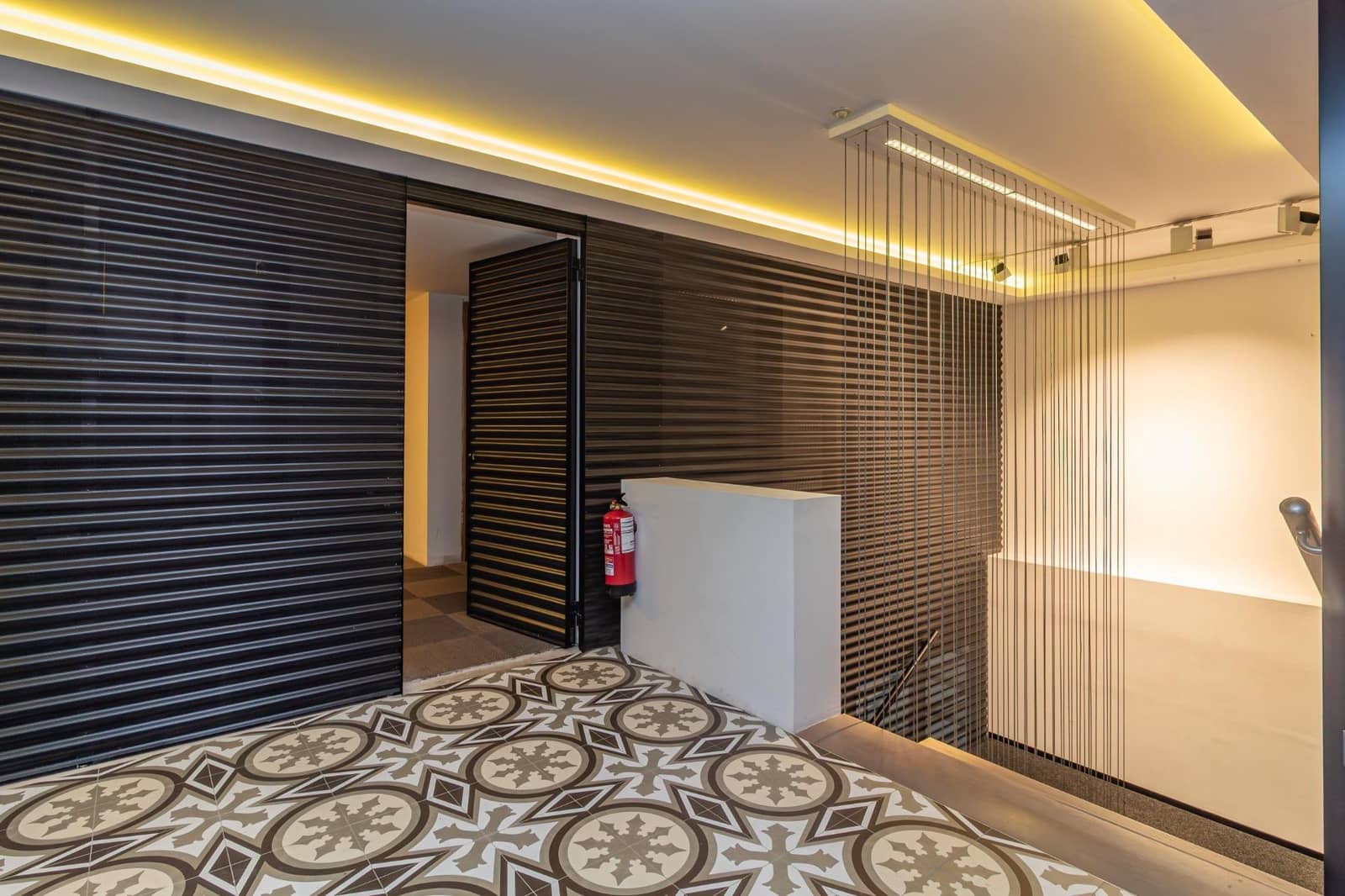 Kommersiell til leie i Castello de la Plana - € 3 900 (Ref: 9806444)