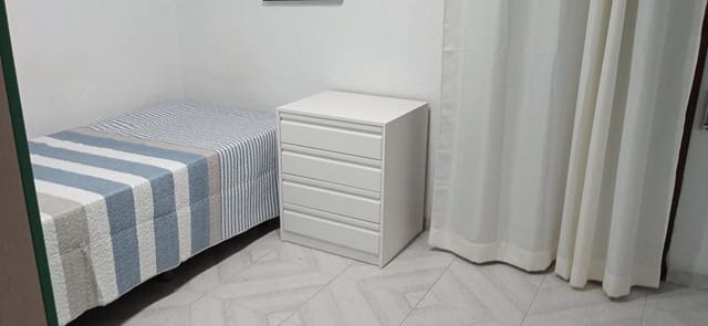 3 bedroom Terraced Villa for rent in Castelló de la Plana - € 1,250 (Ref: 9899150)