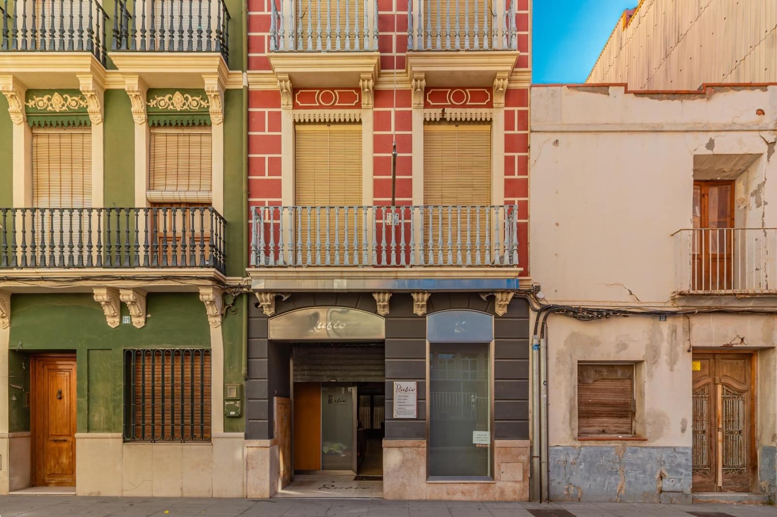 4 bedroom Townhouse for sale in Burriana / Borriana - € 190,000 (Ref: 9927371)