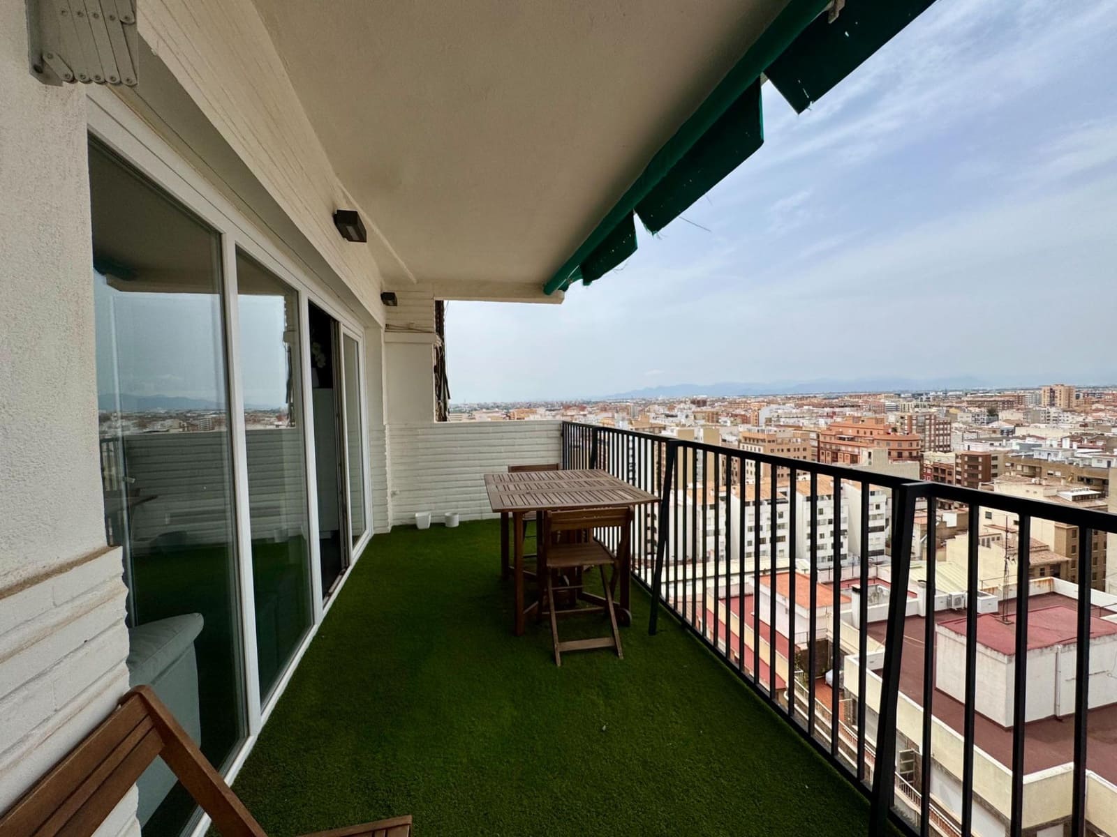 3 bedroom Flat for rent in Castello de la Plana - € 1,200 (Ref: 9977299)