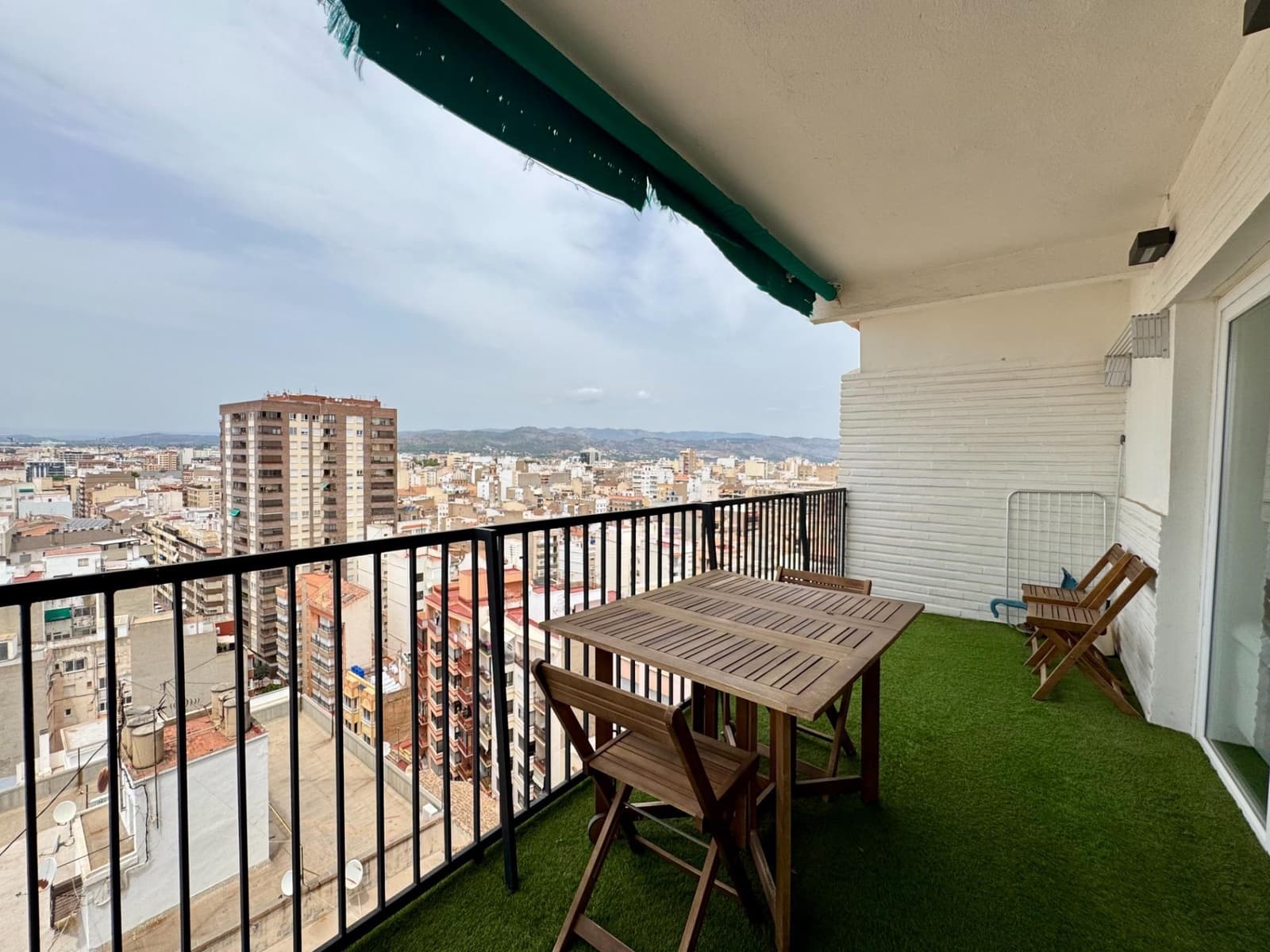 3 bedroom Flat for rent in Castello de la Plana - € 1,200 (Ref: 9977299)