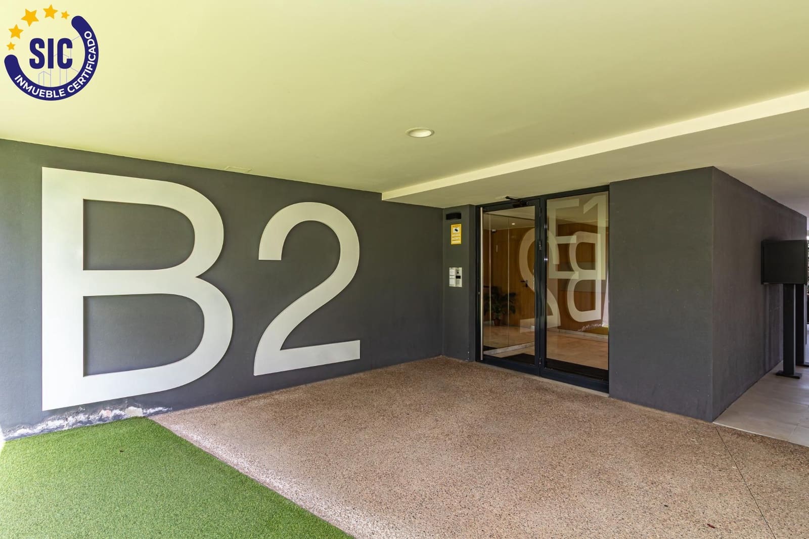 2 Zimmer Wohnung zu verkaufen in Castello de la Plana mit Pool - 225.000 € (Ref: 9984975)