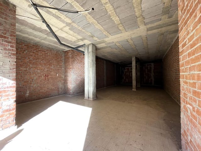 Kaupallinen myytävänä paikassa Oropesa  - 105 000 € (Ref: 9984976)