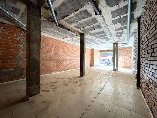 Kaupallinen myytävänä paikassa Oropesa  - 105 000 € (Ref: 9984976)