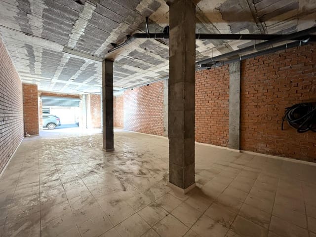 Kaupallinen myytävänä paikassa Oropesa  - 105 000 € (Ref: 9984976)