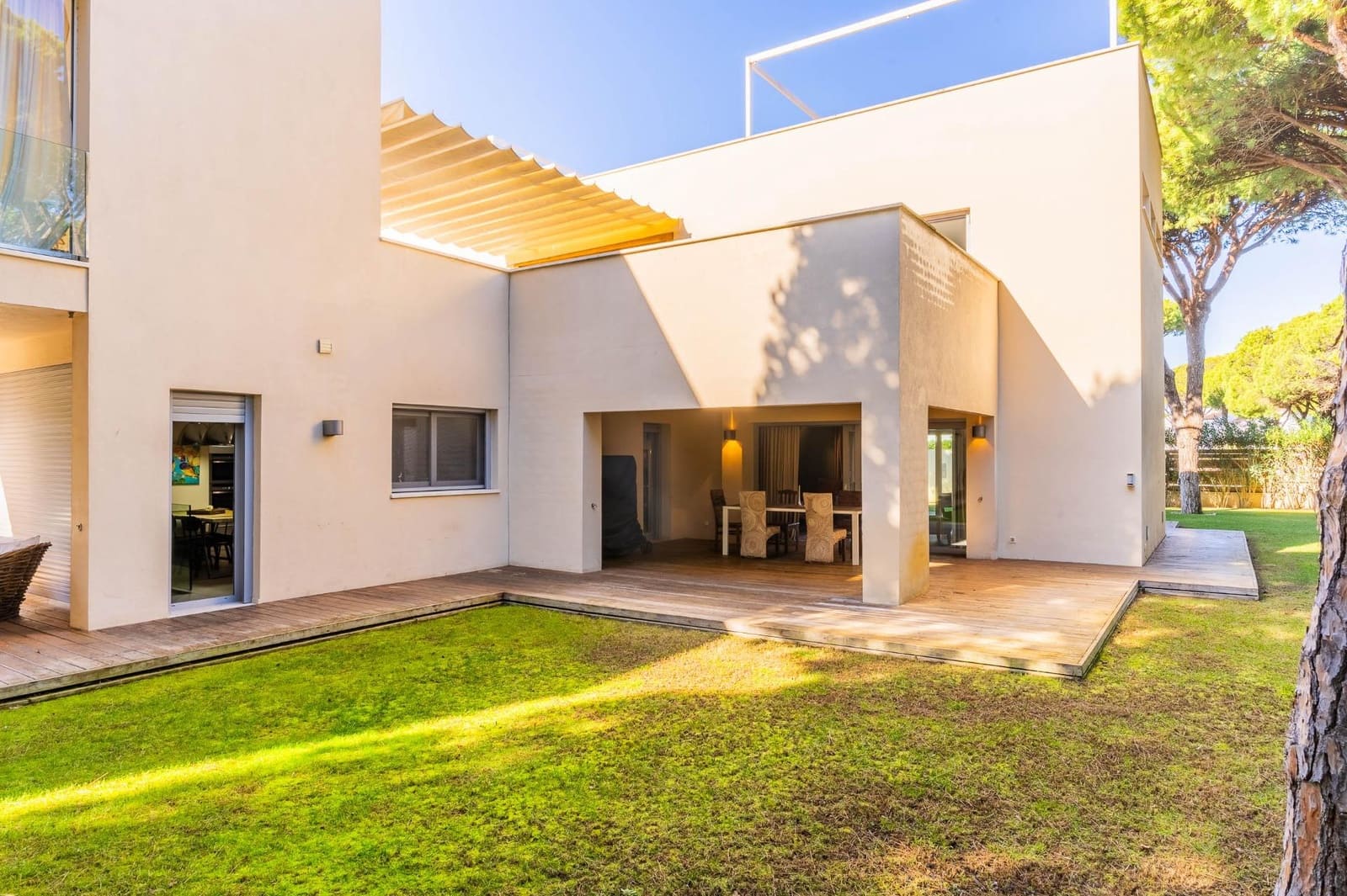 6 bedroom Villa for sale in Conil de la Frontera with pool €