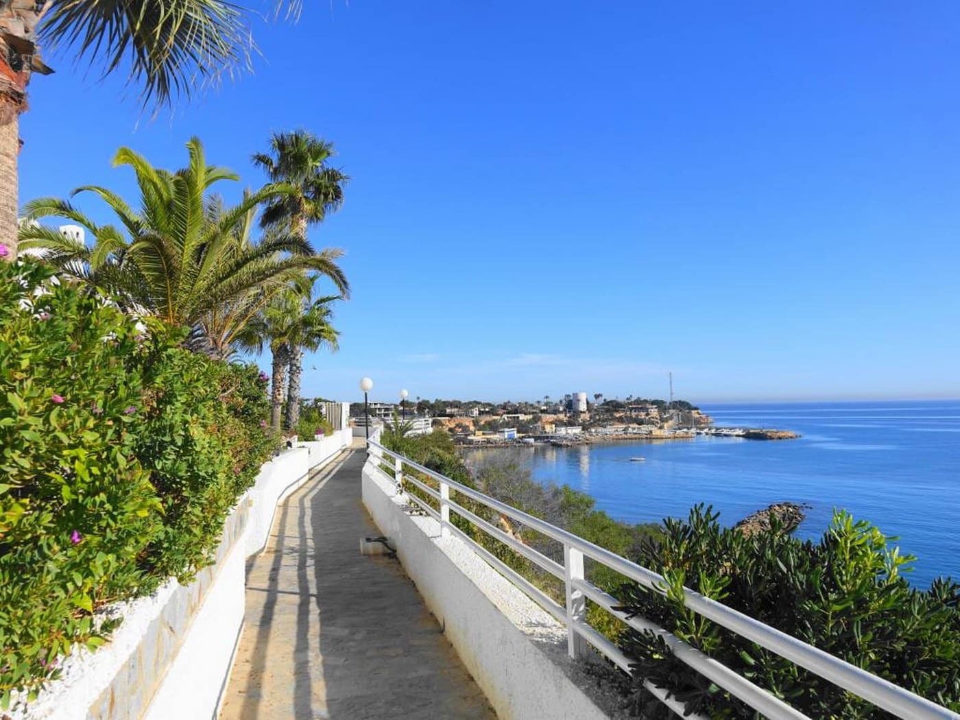 4 Zimmer Villa zu verkaufen in Orihuela Costa mit Garage - 820.000 € (Ref: 10006094)