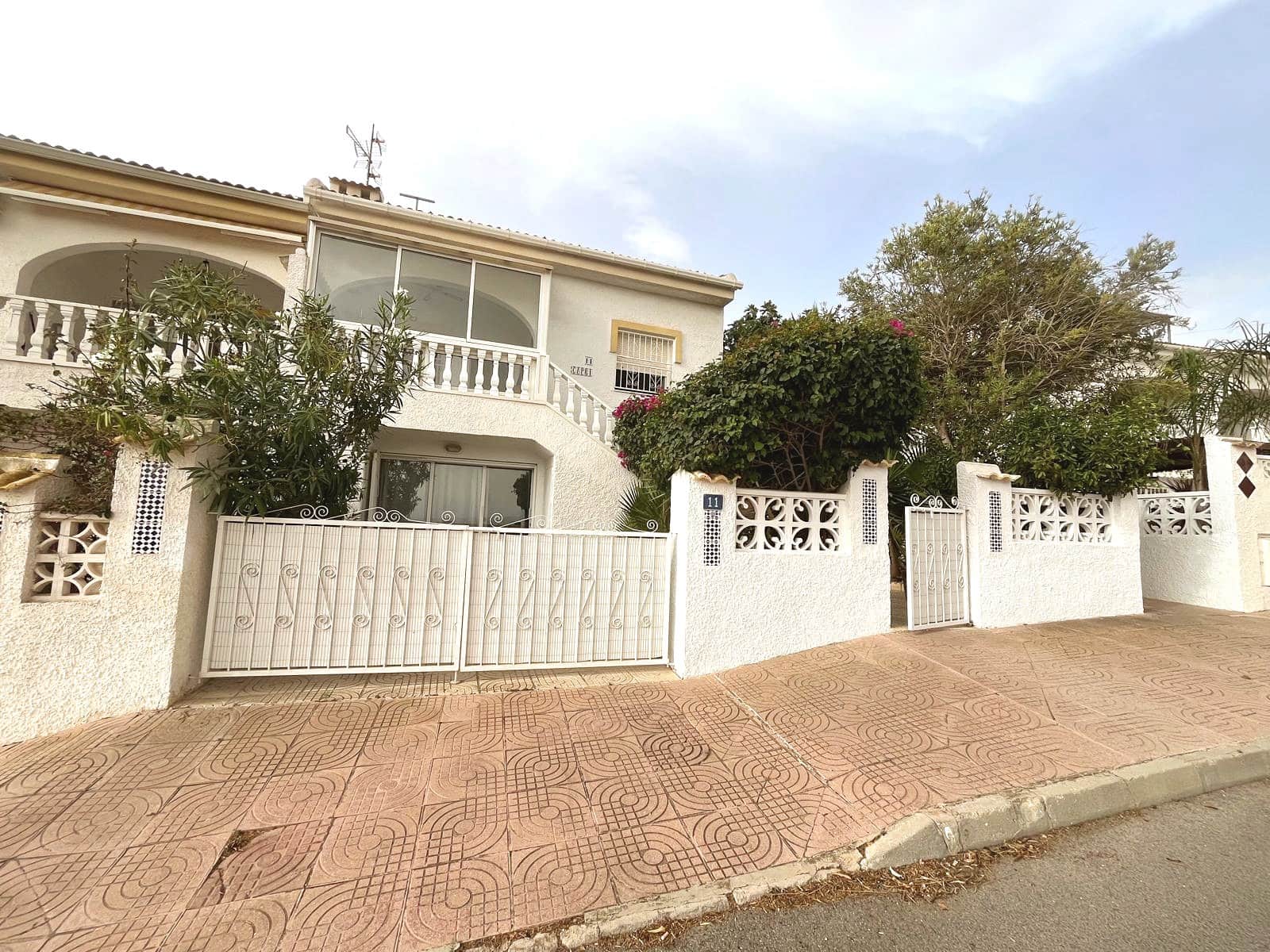 3 bedroom Semi-detached Villa for sale in Ciudad Quesada with pool - € 255,000 (Ref: 10037688)