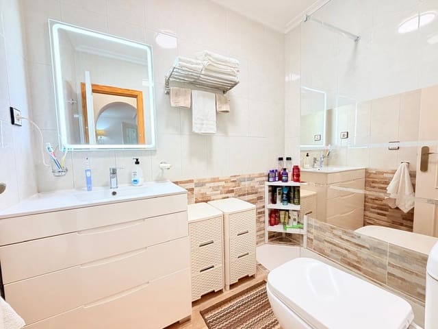 2 bedroom Penthouse for sale in Los Montesinos - € 135,000 (Ref: 10095342)