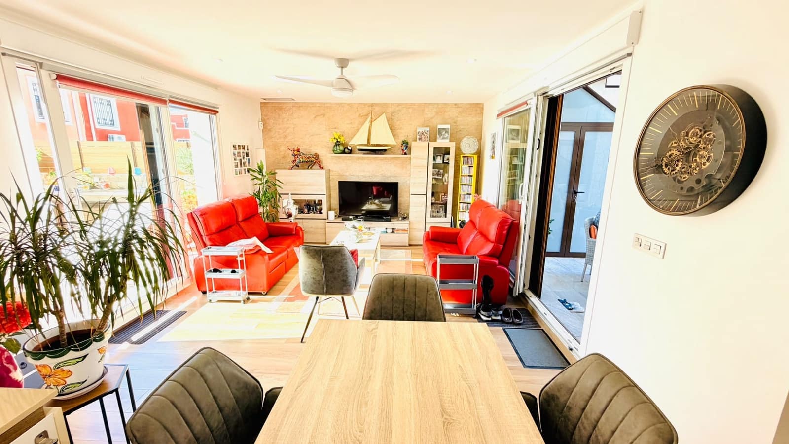 Pareado de 3 habitaciones en Los Montesinos en venta con piscina - 392.500 € (Ref: 10111124)