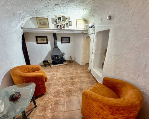 4 soverom Grottehus til salgs i La Murada, Orihuela med svømmebasseng garasje - € 275 000 (Ref: 10121155)