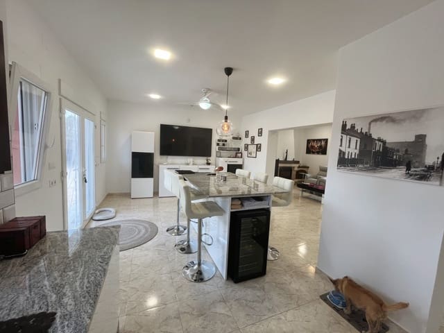 3 soverom Villa til salgs i Daya Vieja med svømmebasseng garasje - € 650 000 (Ref: 10132311)