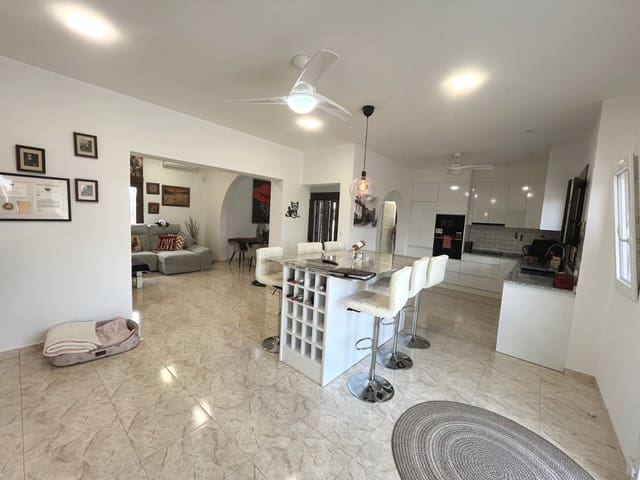 3 soverom Villa til salgs i Daya Vieja med svømmebasseng garasje - € 650 000 (Ref: 10132311)