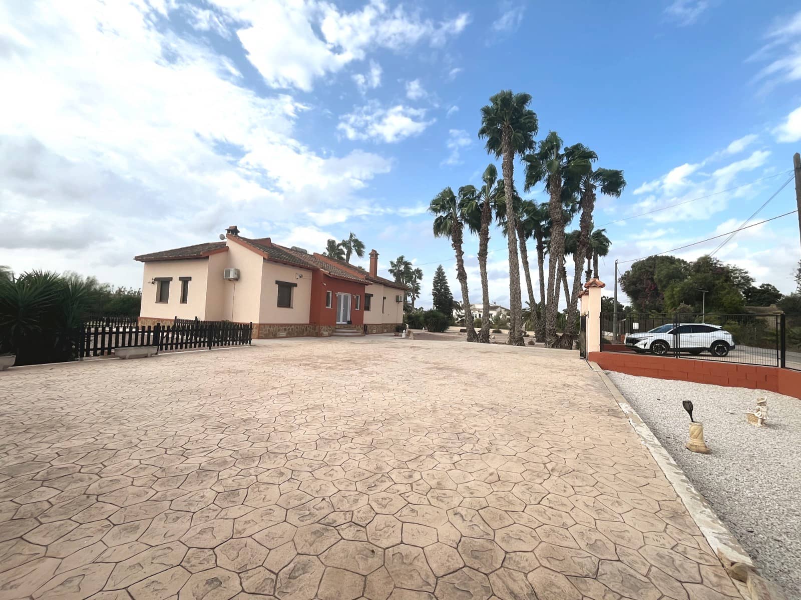 3 soverom Villa til salgs i Daya Vieja med svømmebasseng garasje - € 650 000 (Ref: 10132311)