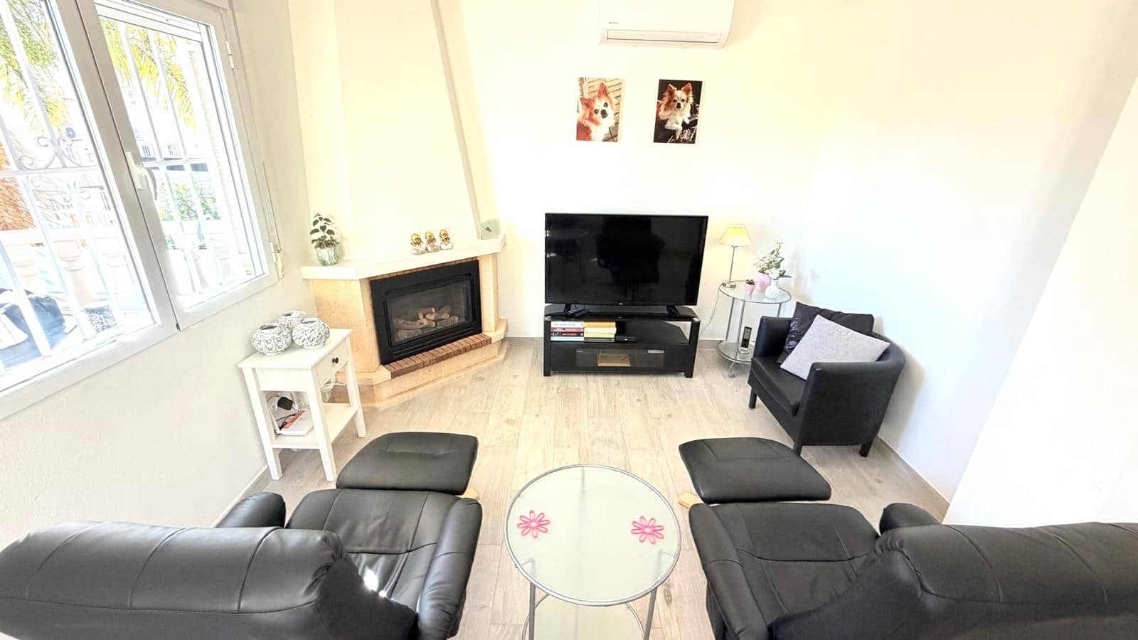 3 soverom Kjedet enebolig til salgs i Ciudad Quesada med svømmebasseng garasje - € 289 000 (Ref: 10172876)
