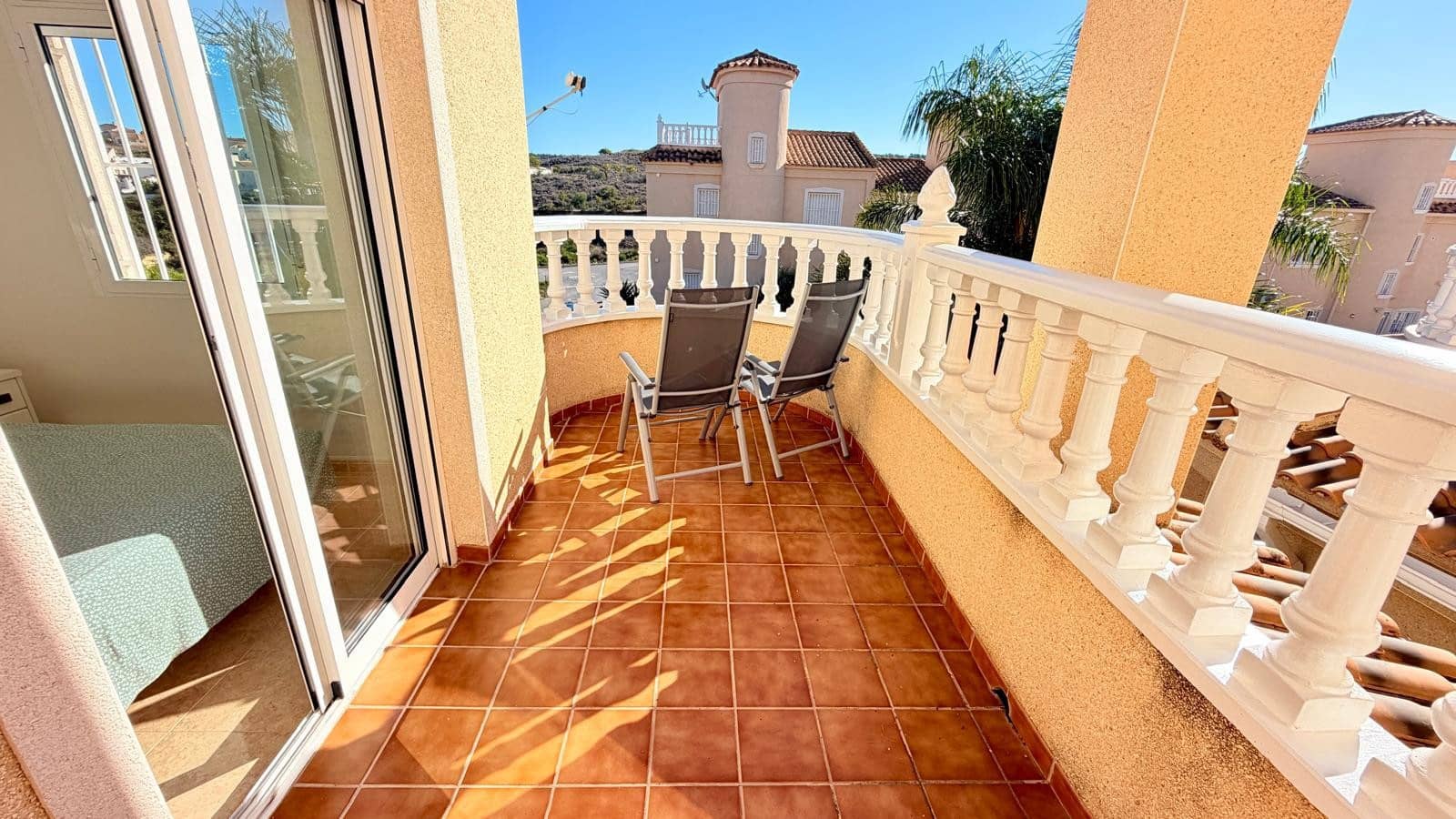 3 soverom Kjedet enebolig til salgs i Ciudad Quesada med svømmebasseng garasje - € 289 000 (Ref: 10172876)