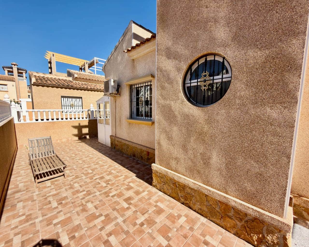 3 Zimmer Villa zu verkaufen in Guardamar del Segura mit Pool Garage - 399.995 € (Ref: 10180731)