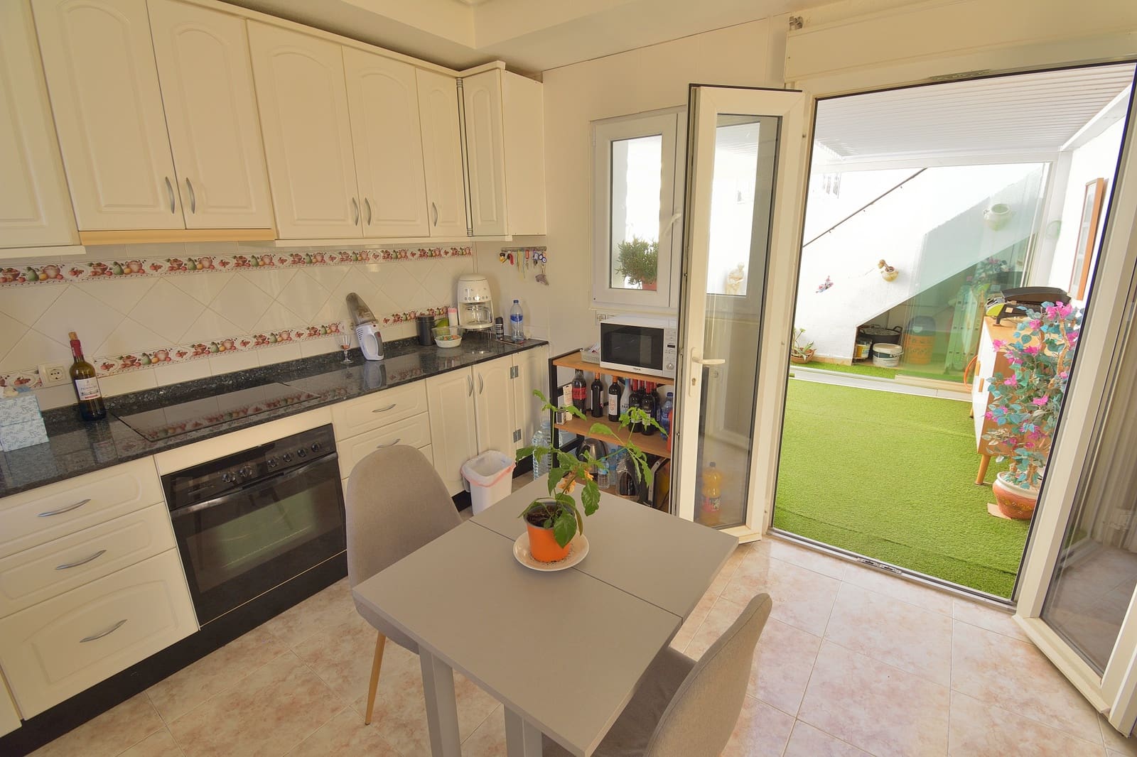 2 soverom Kjedet enebolig til salgs i Ciudad Quesada med svømmebasseng - € 190 000 (Ref: 10180733)