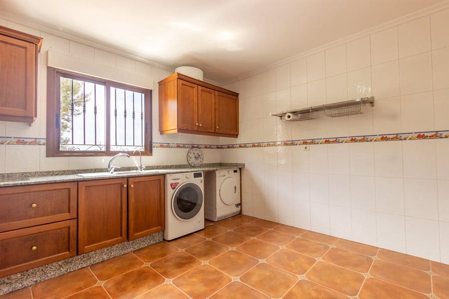 3 sypialnia Finka/Dom wiejski na sprzedaż w Orihuela z basenem garażem - 295 000 € (Ref: 9000342)