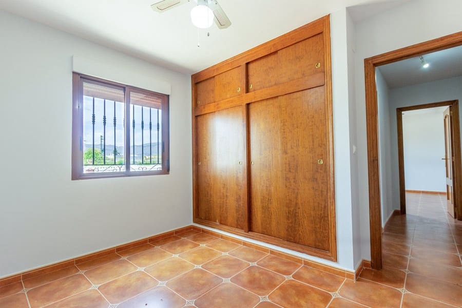 3 sypialnia Finka/Dom wiejski na sprzedaż w Orihuela z basenem garażem - 295 000 € (Ref: 9000342)