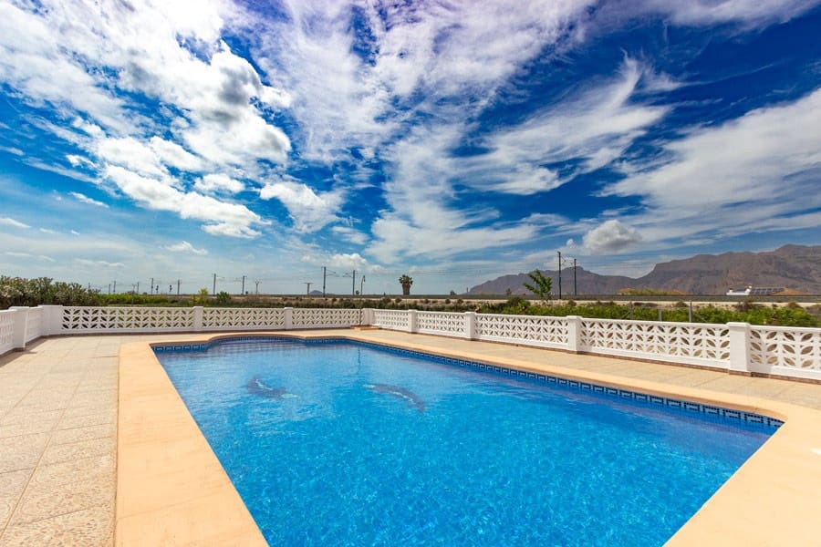 3 sypialnia Finka/Dom wiejski na sprzedaż w Orihuela z basenem garażem - 295 000 € (Ref: 9000342)