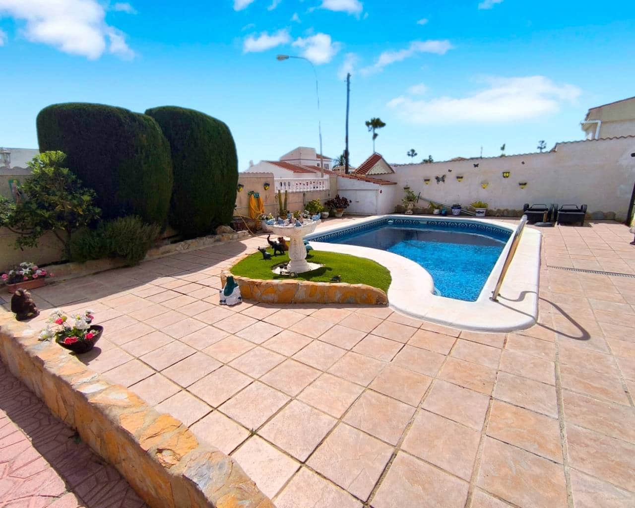 3 Zimmer Villa zu verkaufen in Ciudad Quesada mit Pool Garage - 365.000 € (Ref: 9086406)