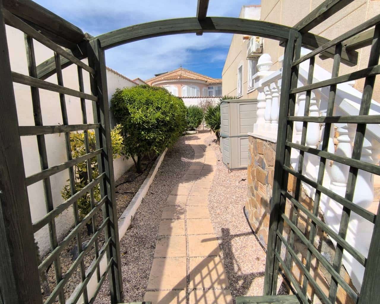 3 Zimmer Villa zu verkaufen in Ciudad Quesada mit Pool Garage - 365.000 € (Ref: 9086406)