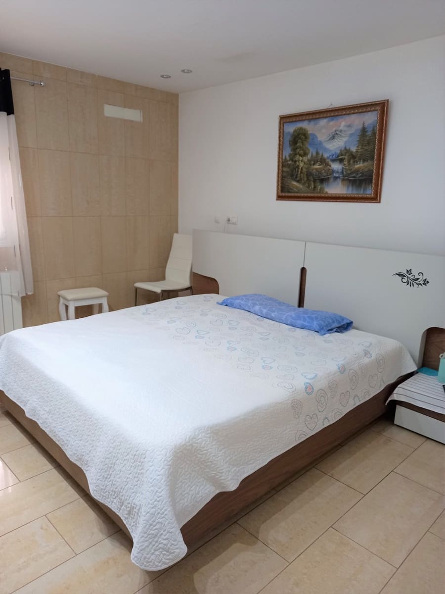 6 bedroom Villa for sale in Guardamar del Segura with pool - € 900,000 (Ref: 9088328)